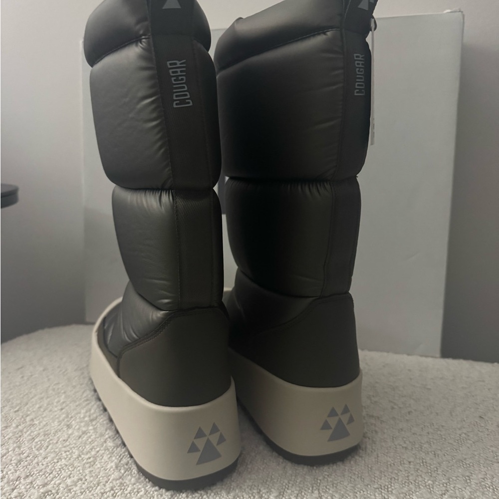 NWT Cougar Magneto Loden color snow boots~Size 8~Gorgeous boots! - Picture 7 of 16